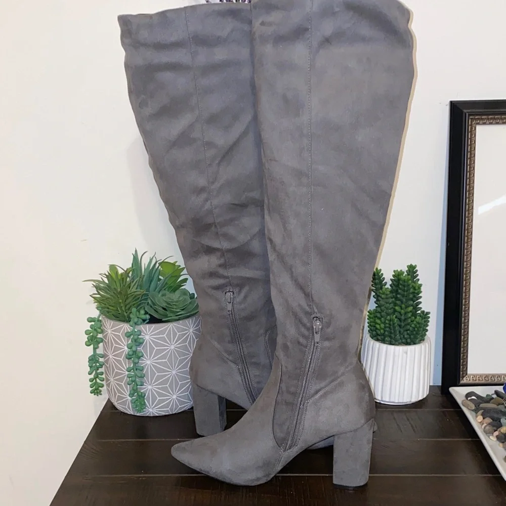Charlotte Russe Gray Faux Suede Knee-High Boots Size 9